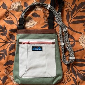 Kavu Keepalong Bag NWOT